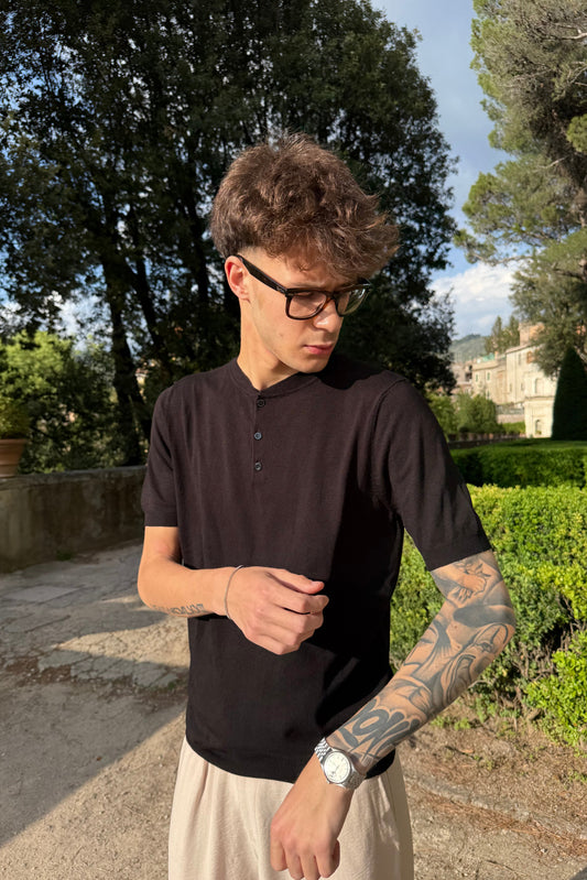 Camiseta Henley Negra