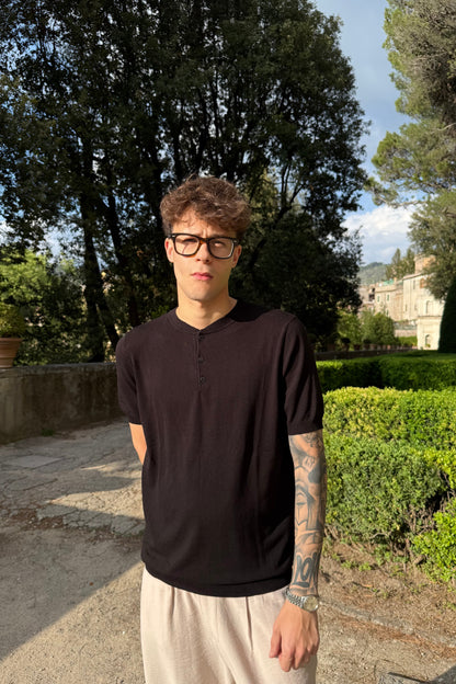 Camiseta Henley Negra