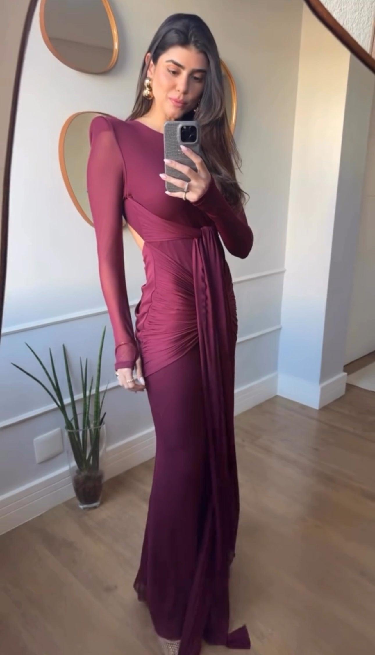 Vestido Taylor Largo Mangas Veladas Espalda Descubierta