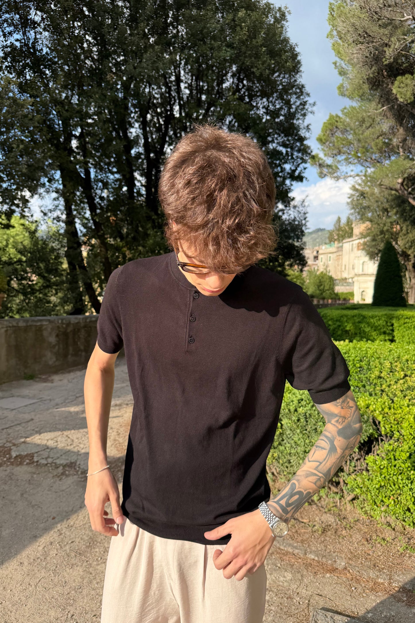 Camiseta Henley Negra