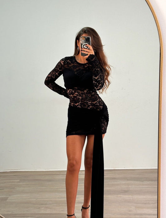 Vestido Midi Negro Elegante Atemporal